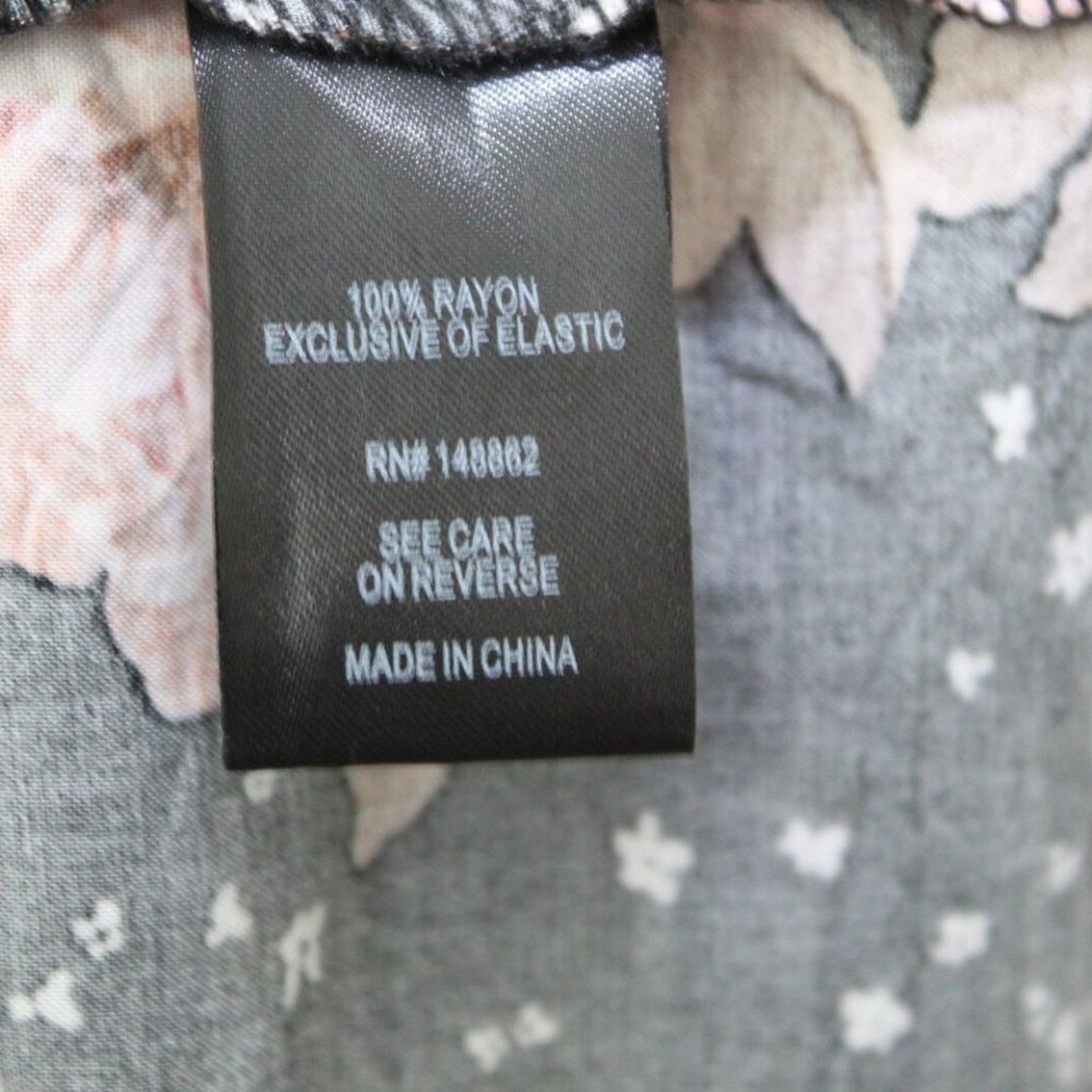 Torrid Floral Challis Cold Shoulder Blouse Black Top Smocked Size 4 4X H13469 - Picture 8 of 11